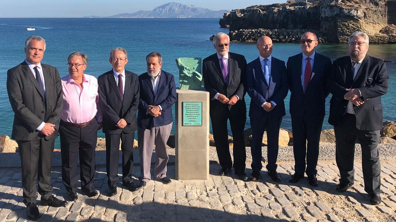 Les defensories autonòmiques, amb el Defensor del Poble per a modificar la legislació i que els extutelats estrangers obtinguen la residència