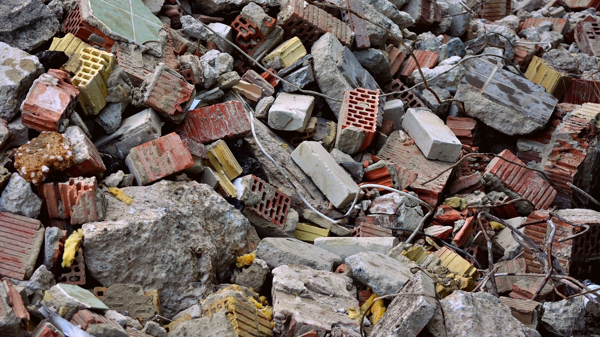 El Síndic investiga los vertederos ilegales de escombros en València