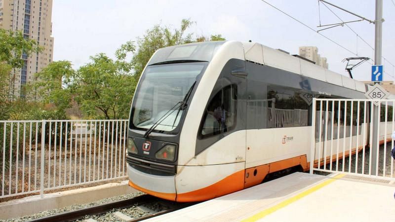 El Síndic critica que FGV imponga sanciones encubiertas a usuarios del TRAM con la excusa de regularizar billetes