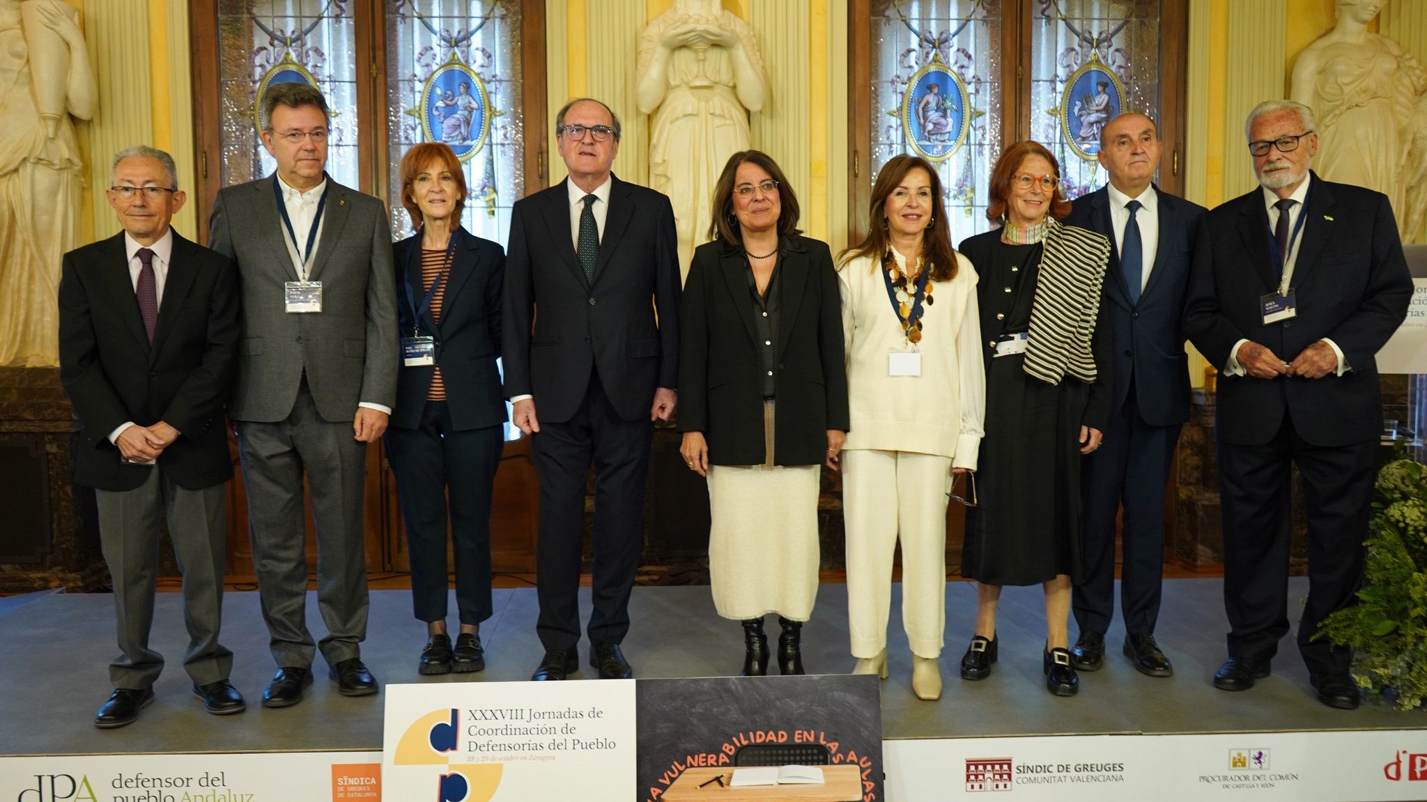 Els defensors del Poble reclamen mesures urgents contra el risc suïcida i la segregació escolar