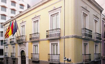 El Síndic insta la Generalitat a investigar amb totes les garanties la denúncia d’una dona trans per possible discriminació