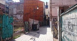 L’Ajuntament de València es compromet amb el Síndic a solucionar la situació d’insalubritat al carrer la Nostra Senyora de les Neus