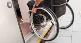 El Síndic abre una queja de oficio para investigar la actuación de Ferrocarrils por posible vulneración de derechos de una persona con discapacidad