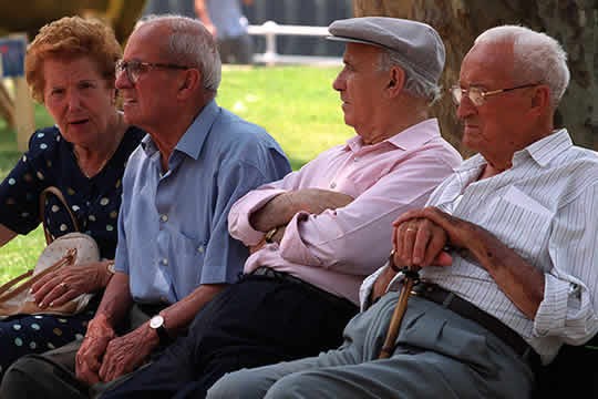 Abirmos una queja de oficio sobre maltrato y abuso a personas mayores en el ámbito doméstico