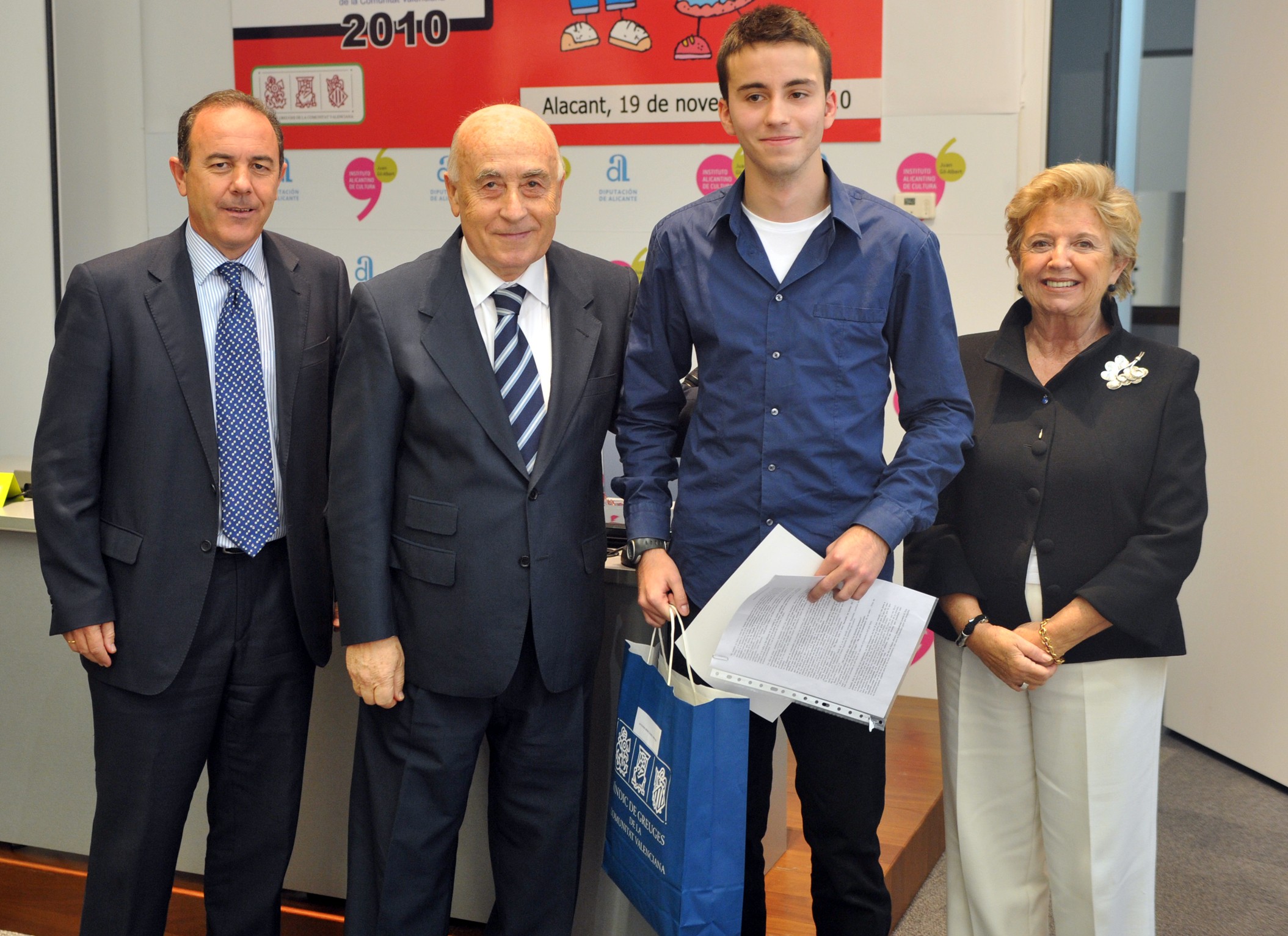 Dos periodistas entre el jurado del II Concurso de Redacción Síndic de Greuges