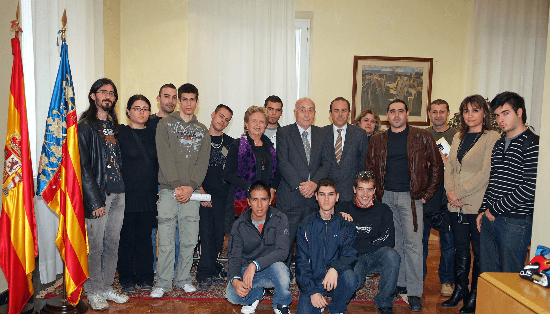 El síndic recibe la visita de los alumnos del FPA Giner de los Ríos