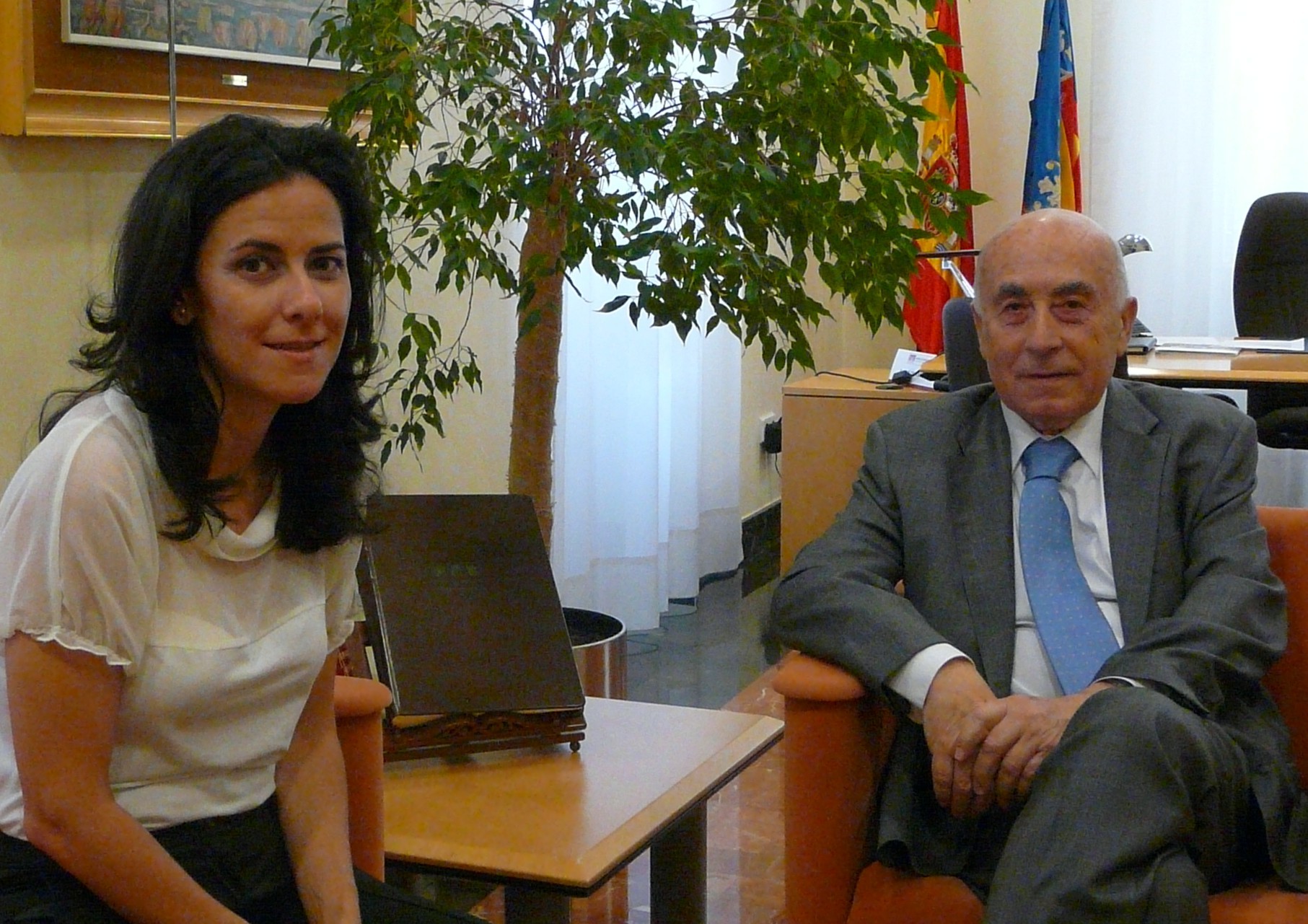 Reunió del síndic amb la regidora d’Intermediació de l’Ajuntament d’Alacant