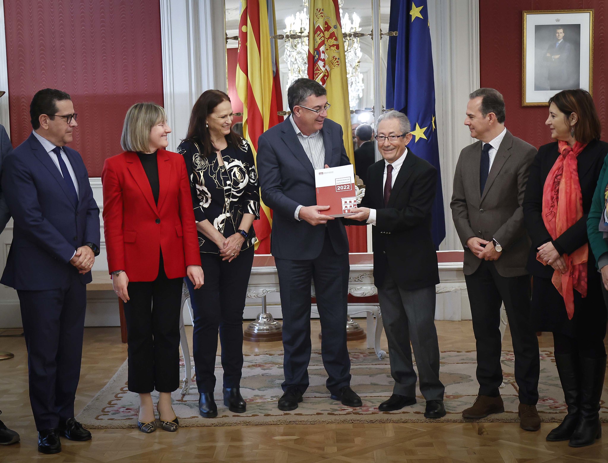 Lliurament de l’Informe anual 2022 a les Corts. El Síndic denuncia que l’Administració és un «territori hostil» per al ciutadà